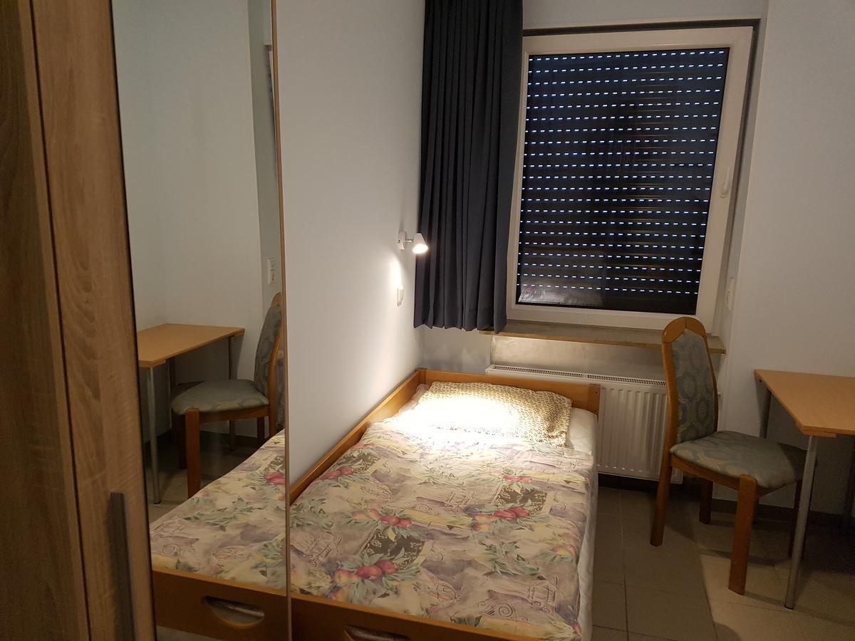 Hostel Gaestehaus Zum Padre ゴッホ エクステリア 写真